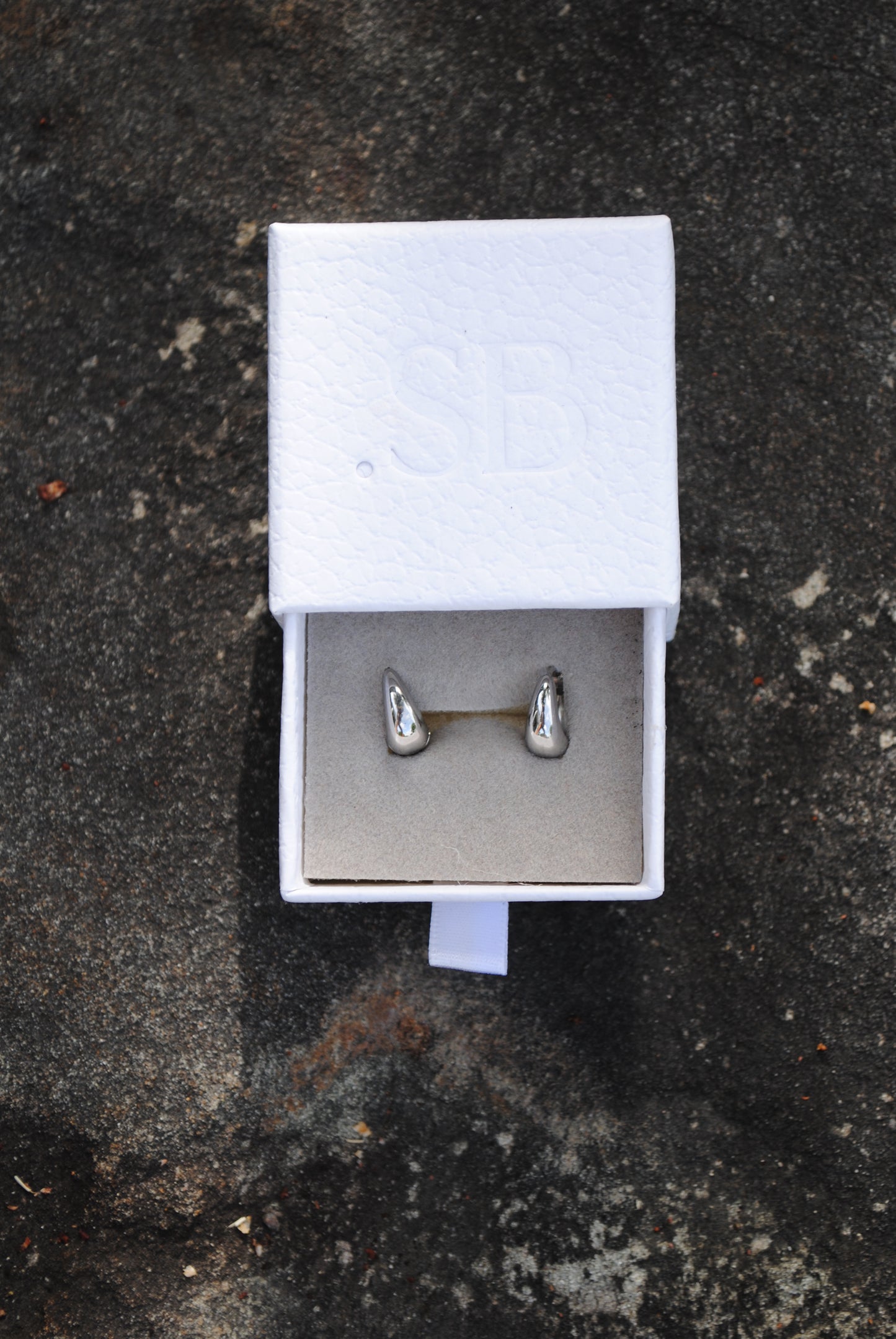 Naya Hoops - Small Silver