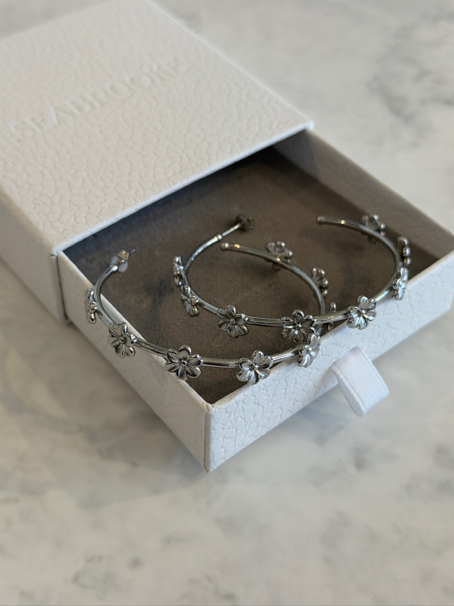 Seabrooke - Carlee Hoops Gold